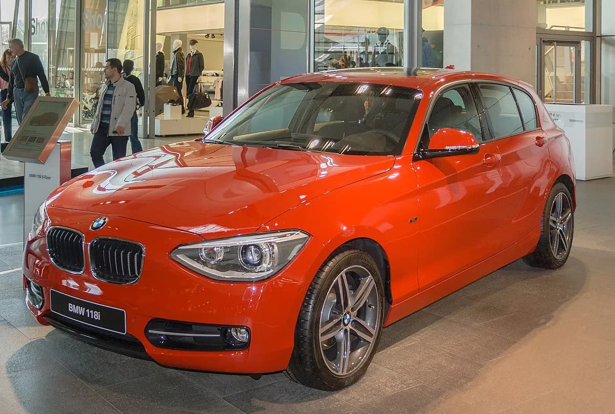 2025 BMW 118i