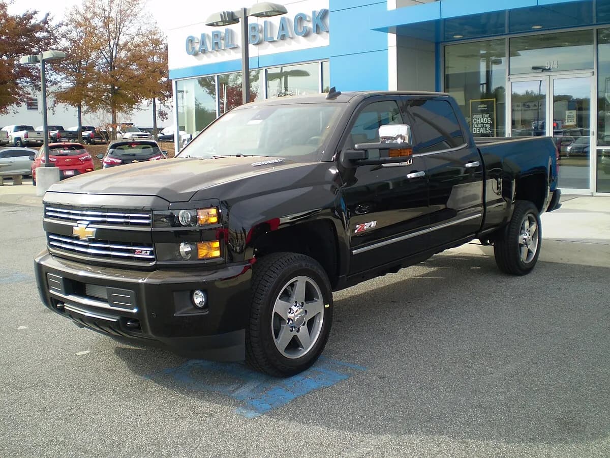 2025 Chevrolet Silverado Custom