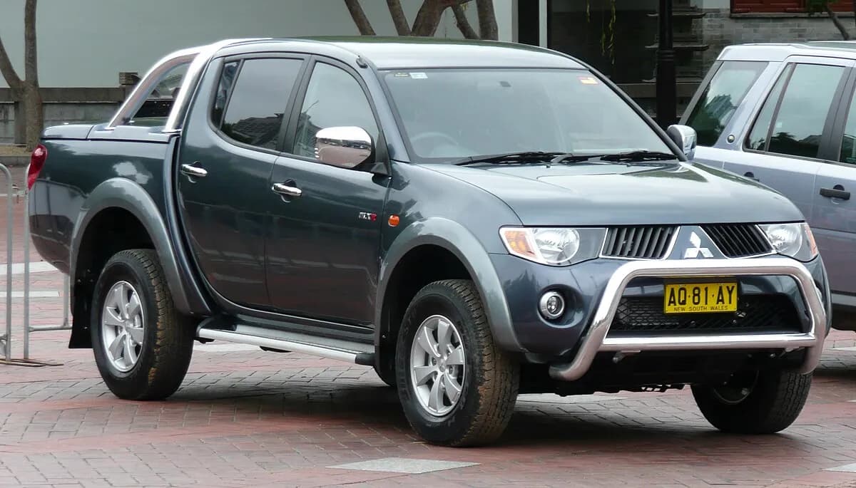 2025 Mitsubishi Triton GLX-R